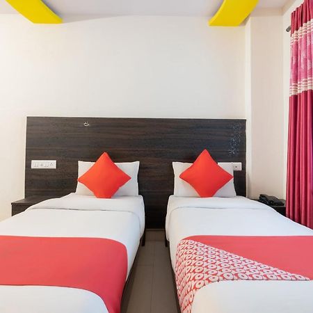 Oyo 13594 Mathrushree Residency Hotel Bangalore Exterior foto