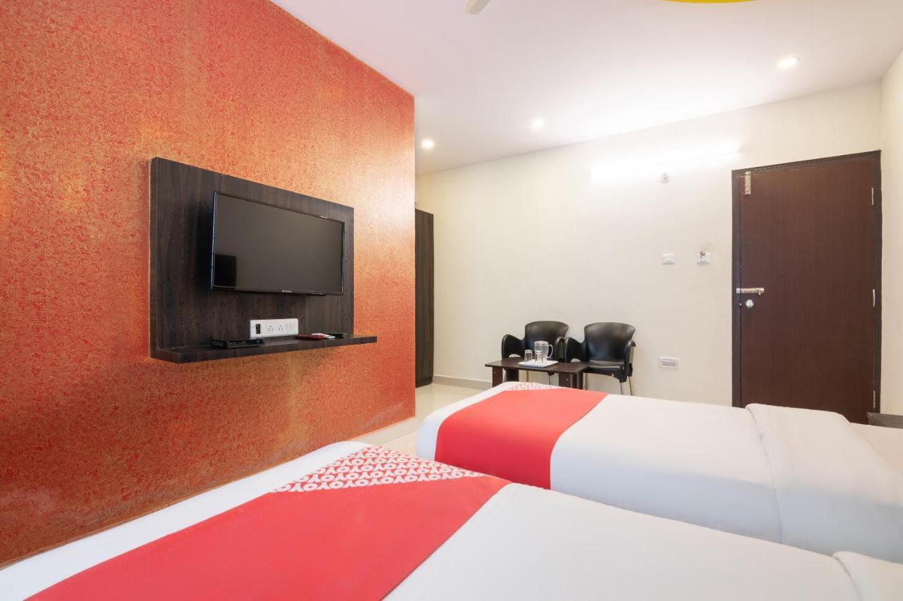 Oyo 13594 Mathrushree Residency Hotel Bangalore Exterior foto
