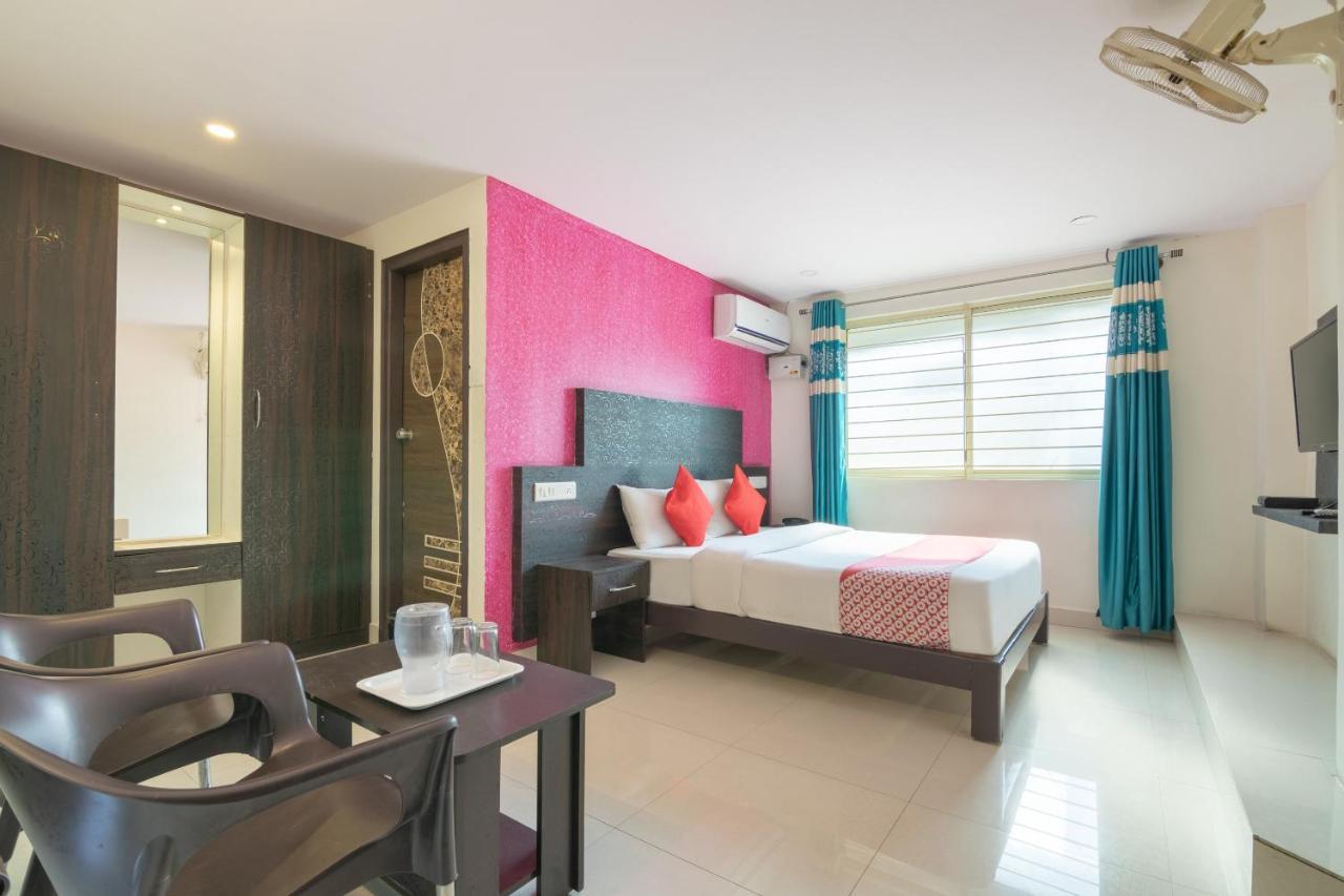 Oyo 13594 Mathrushree Residency Hotel Bangalore Exterior foto