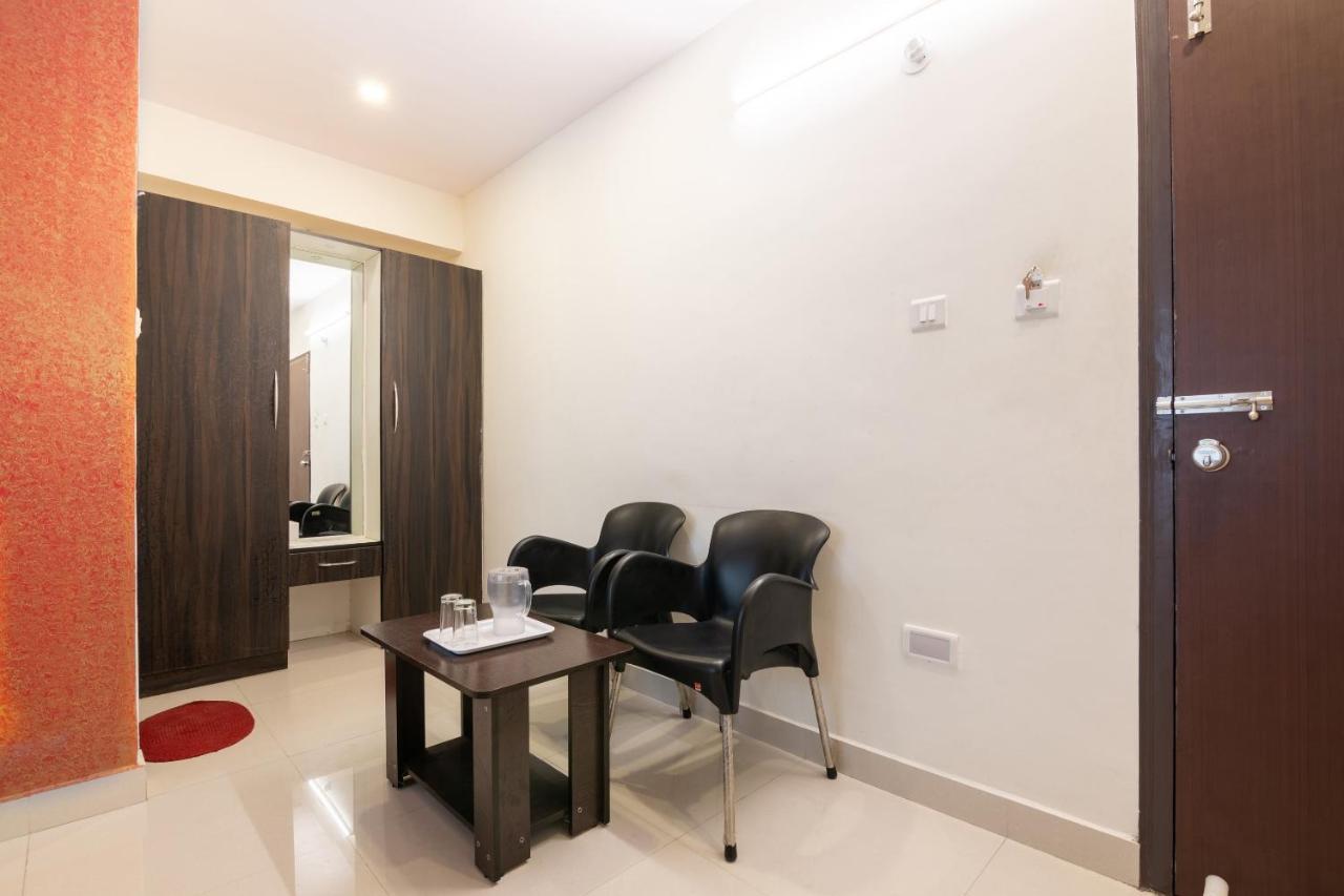 Oyo 13594 Mathrushree Residency Hotel Bangalore Exterior foto