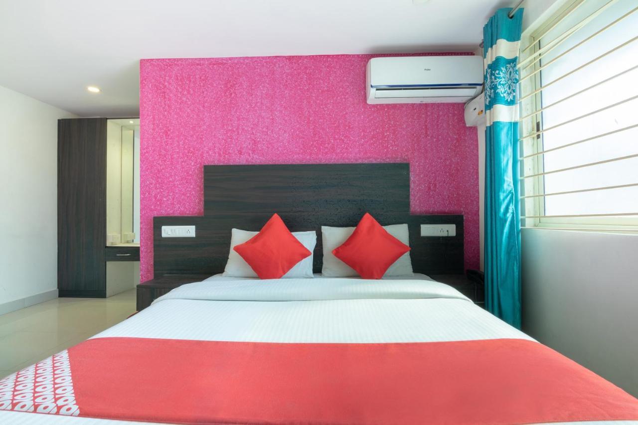 Oyo 13594 Mathrushree Residency Hotel Bangalore Exterior foto