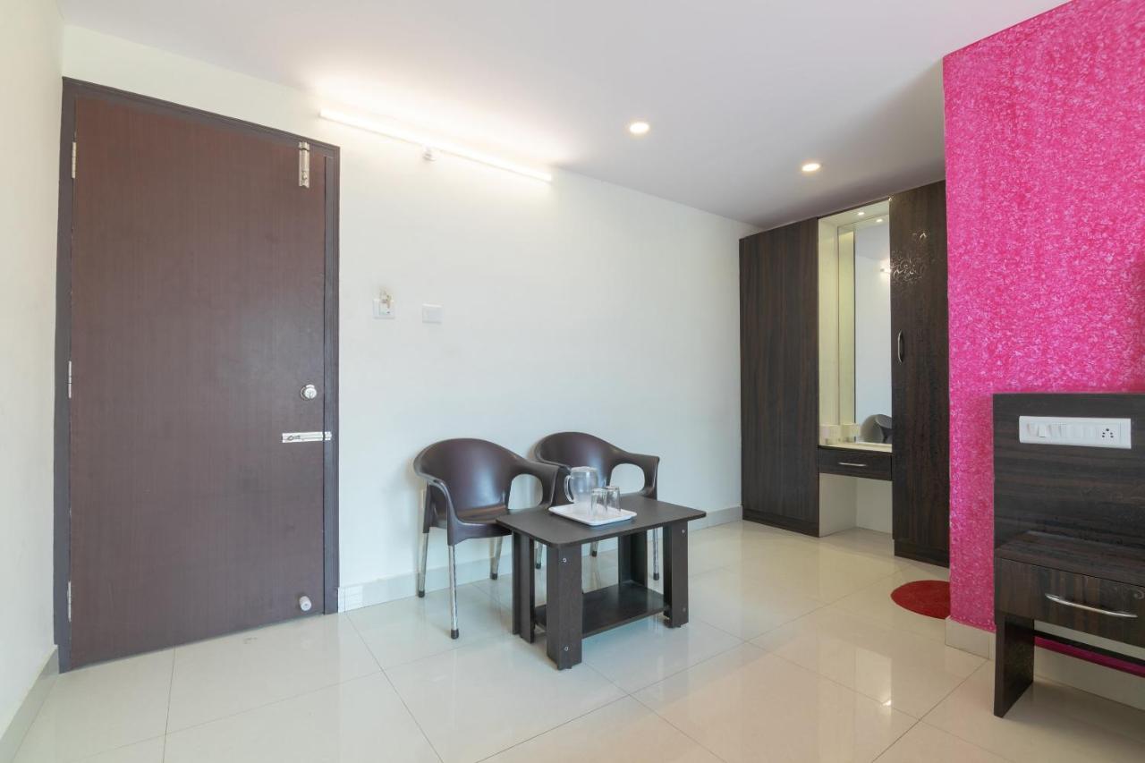 Oyo 13594 Mathrushree Residency Hotel Bangalore Exterior foto