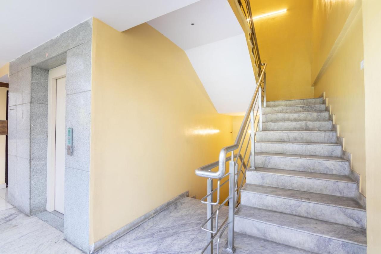 Oyo 13594 Mathrushree Residency Hotel Bangalore Exterior foto